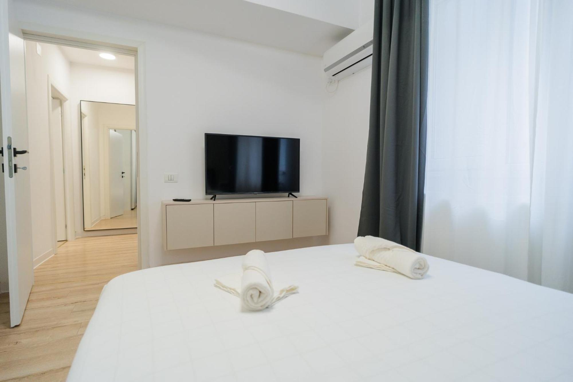 Elegant Gem Victoriei Avenue Apartment Bucharest Luaran gambar